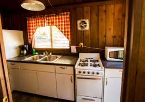 Bishop Creek lodge Rainbow Cabin kitchen