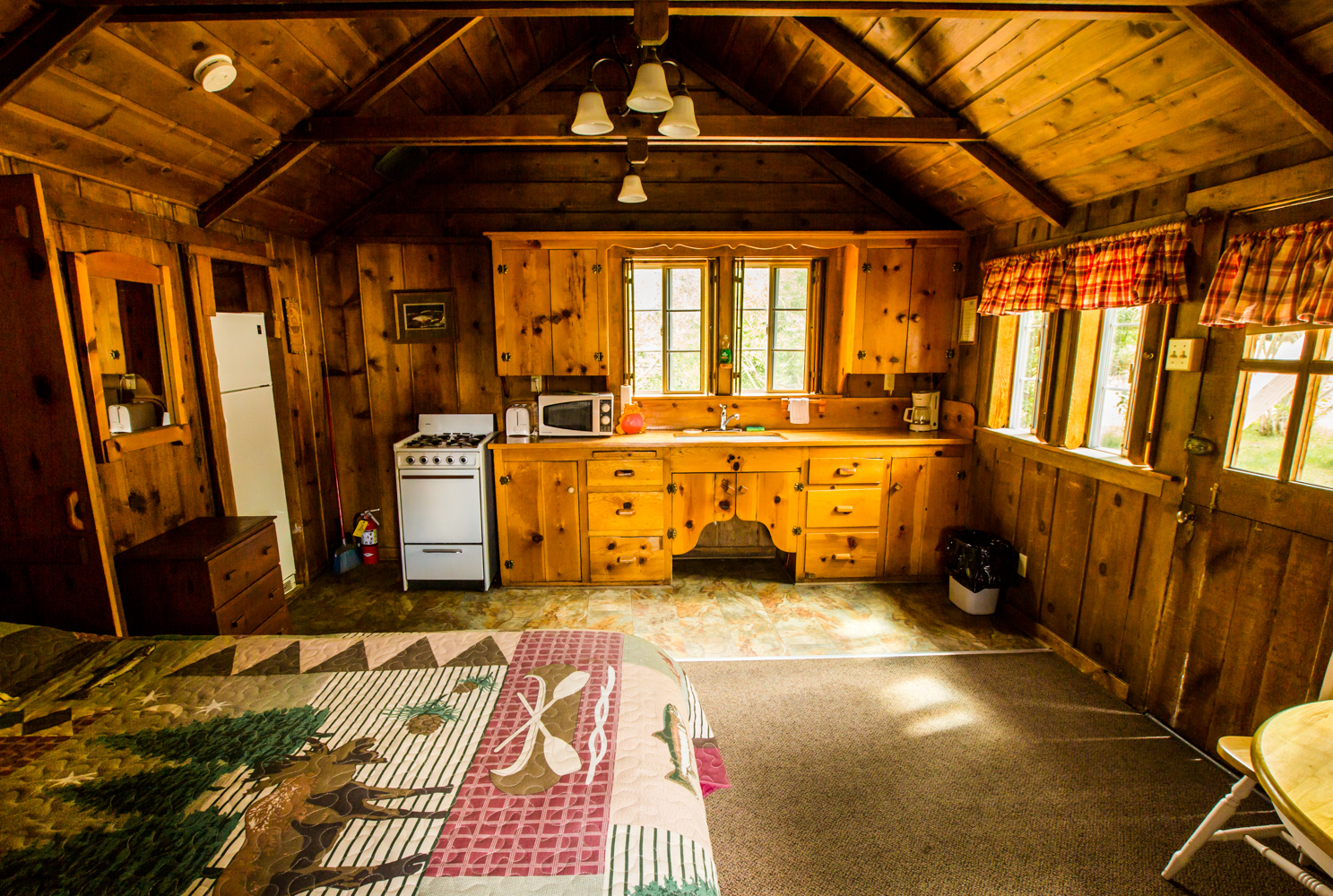 Honeymoon Cabin - Bishop Creek Lodge